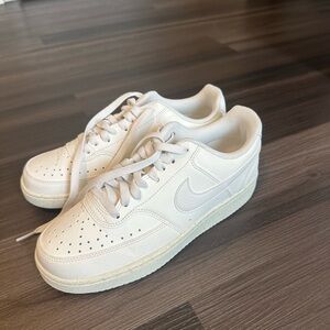 Women’s Nike Court Vision size 7.5
